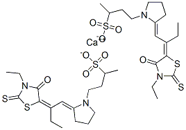 calcium bis[2-[2-(3-ethyl-4-oxo-2-thioxothiazolidin-5-ylidene)butylidene]-alpha-methylpyrrolidine-1-propanesulphonate] Struktur