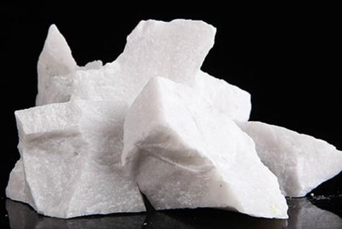 白云石的结构特性与化学应用